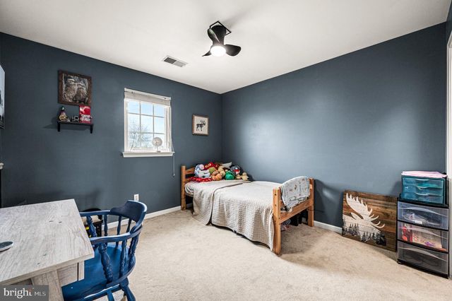 144 FAWN DR, Gilbertsville, PA 19525