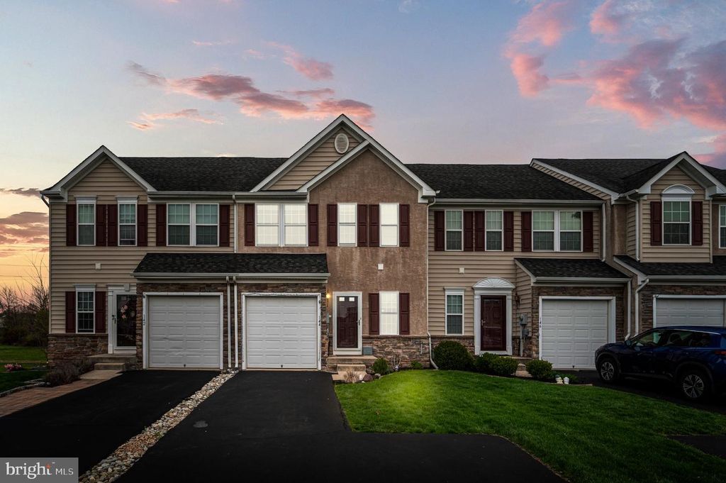 144 FAWN DR, Gilbertsville, PA 19525