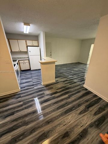 7210 NW 179th St 203, Hialeah, FL 33015