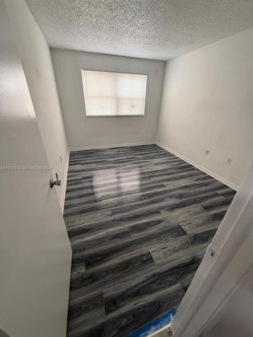 7210 NW 179th St 203, Hialeah, FL 33015