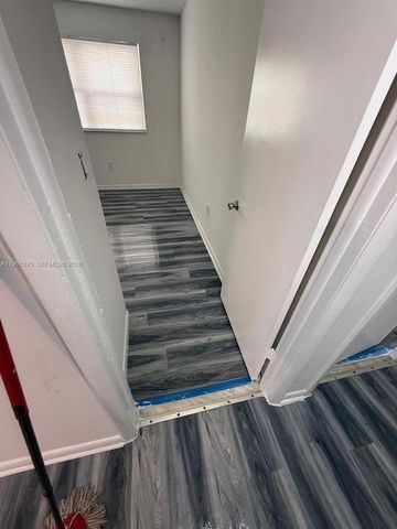 7210 NW 179th St 203, Hialeah, FL 33015