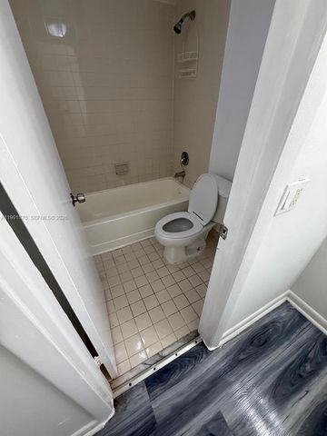 7210 NW 179th St 203, Hialeah, FL 33015