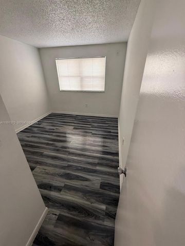 7210 NW 179th St 203, Hialeah, FL 33015