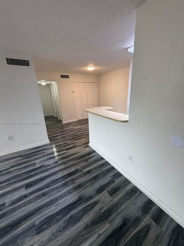 7210 NW 179th St 203, Hialeah, FL 33015