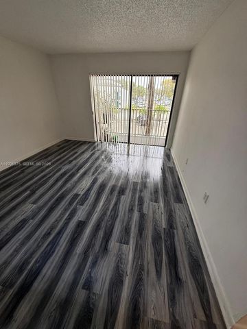 7210 NW 179th St 203, Hialeah, FL 33015
