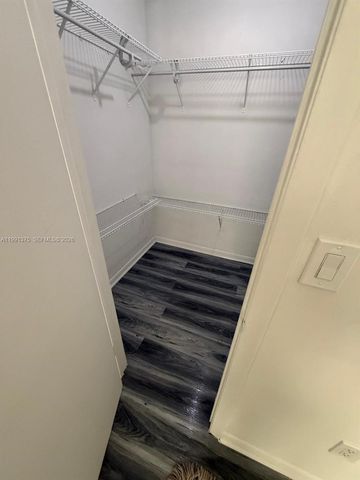 7210 NW 179th St 203, Hialeah, FL 33015