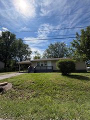 621 S Golden Avenue, Springfield, MO 65802
