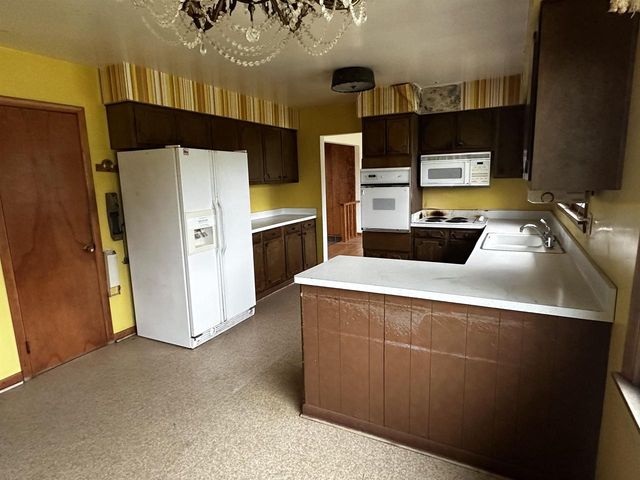 7387 Mineral Point Road, Verona, WI 53593