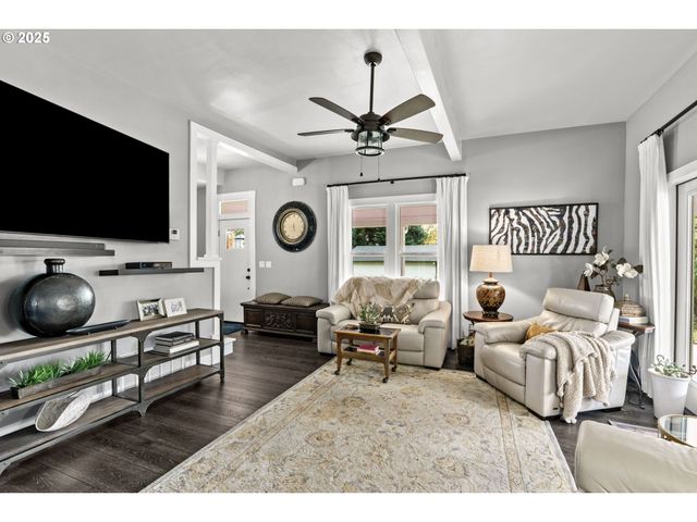 335 N H St, Cottage Grove, OR 97424