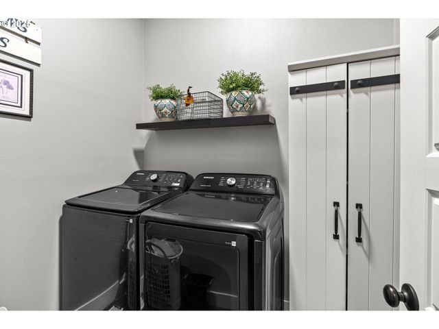 335 N H St, Cottage Grove, OR 97424