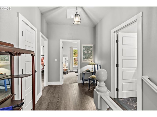 335 N H St, Cottage Grove, OR 97424