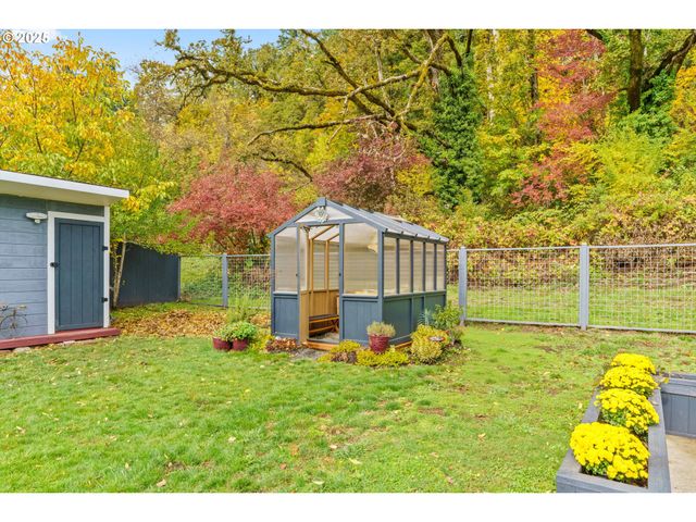 335 N H St, Cottage Grove, OR 97424