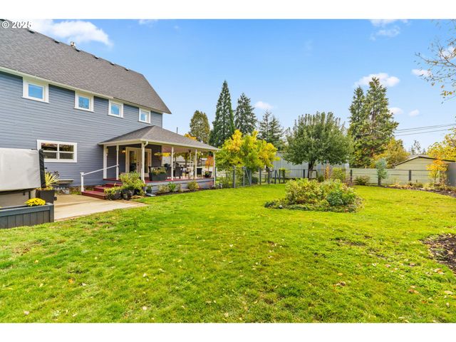 335 N H St, Cottage Grove, OR 97424