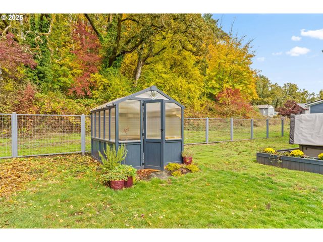 335 N H St, Cottage Grove, OR 97424