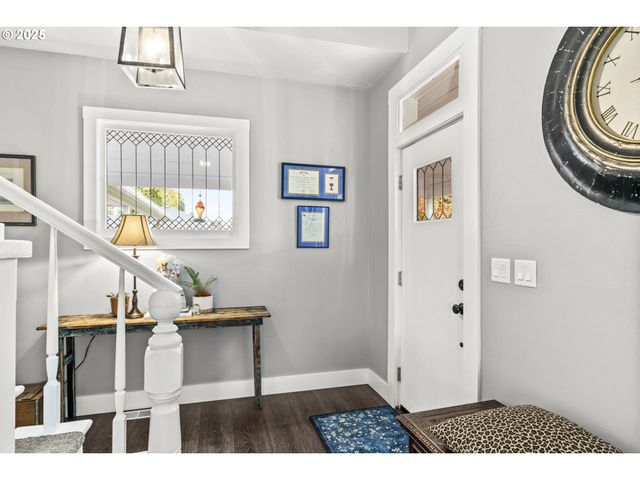 335 N H St, Cottage Grove, OR 97424