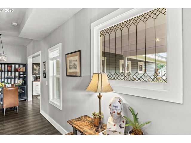 335 N H St, Cottage Grove, OR 97424