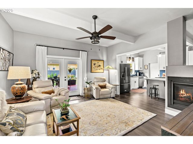 335 N H St, Cottage Grove, OR 97424