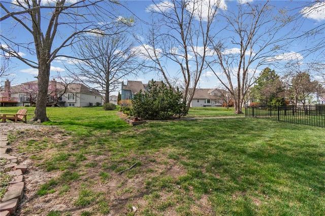 9002 W 120th Terrace, Overland Park, KS 66213