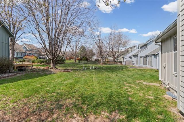 9002 W 120th Terrace, Overland Park, KS 66213