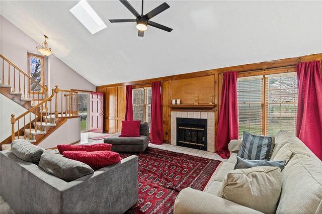 9002 W 120th Terrace, Overland Park, KS 66213