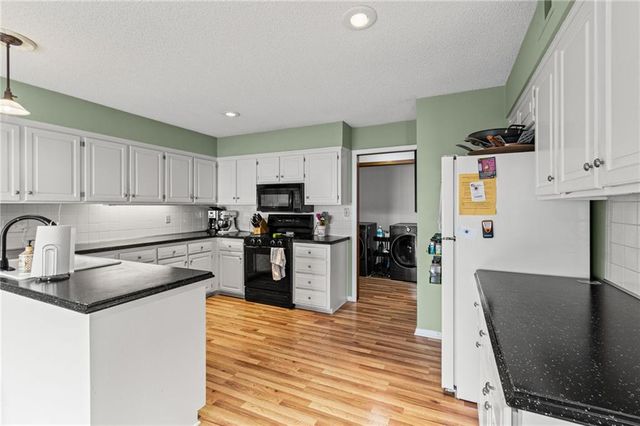 9002 W 120th Terrace, Overland Park, KS 66213