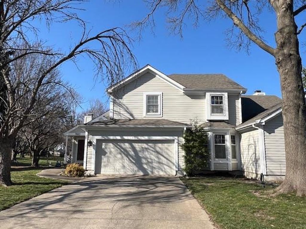 9002 W 120th Terrace, Overland Park, KS 66213