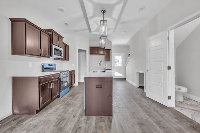 2725 Brewster Dr, Clarksville, TN 37042