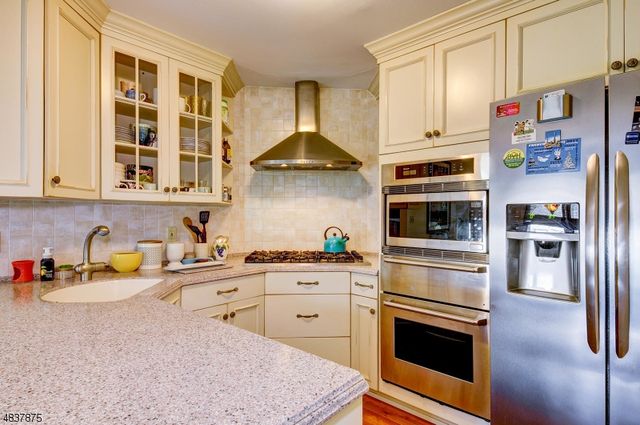 29 1St St, Franklin Twp., NJ 08873