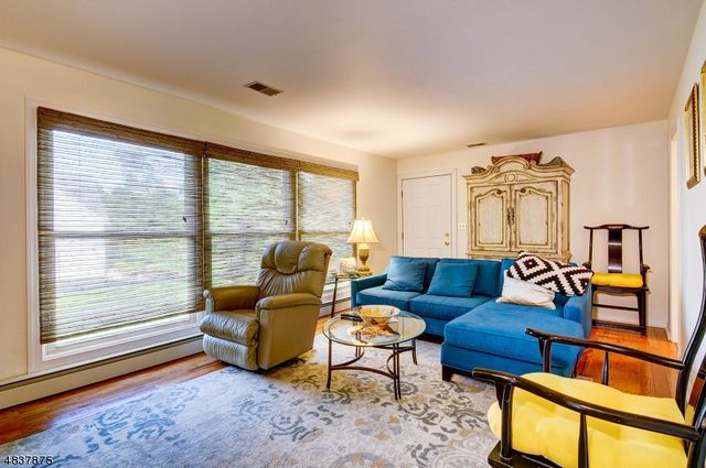 29 1St St, Franklin Twp., NJ 08873