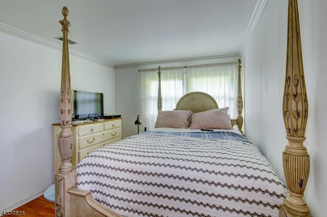 29 1St St, Franklin Twp., NJ 08873
