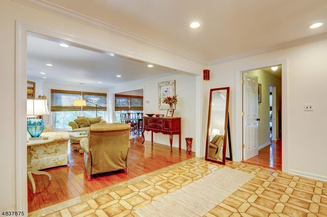 29 1St St, Franklin Twp., NJ 08873