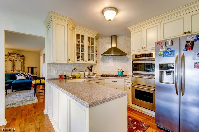 29 1St St, Franklin Twp., NJ 08873
