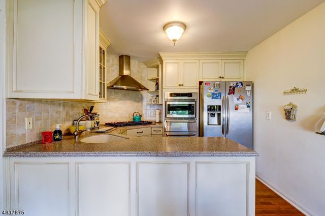 29 1St St, Franklin Twp., NJ 08873