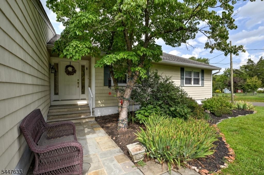 29 1St St, Franklin Twp., NJ 08873 — photo 3