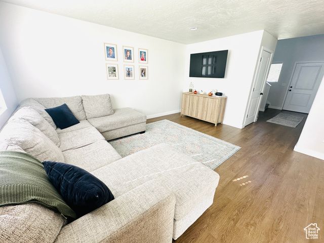 2051 W LYDIA LN, Syracuse, UT 84075