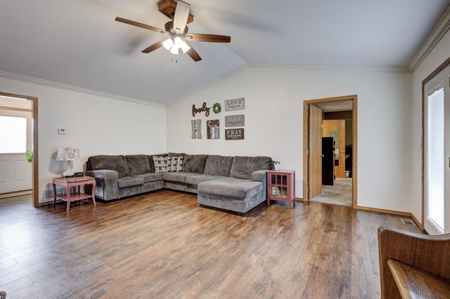 1422 Hearrell, Neosho, MO 64850