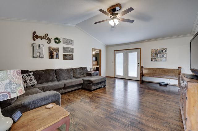 1422 Hearrell, Neosho, MO 64850