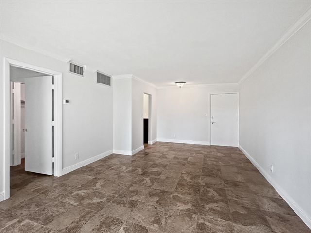 2970 NE 16th Ave 102B, Oakland Park, FL 33334