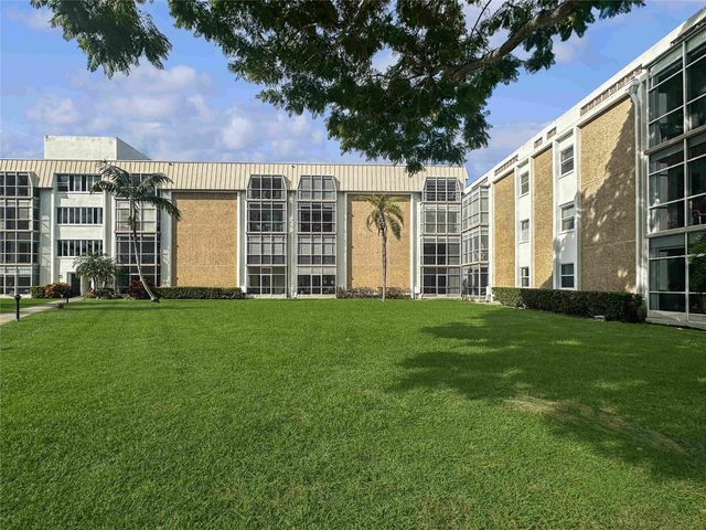 2970 NE 16th Ave 102B, Oakland Park, FL 33334