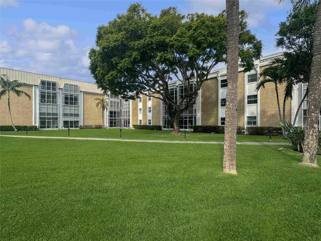 2970 NE 16th Ave 102B, Oakland Park, FL 33334
