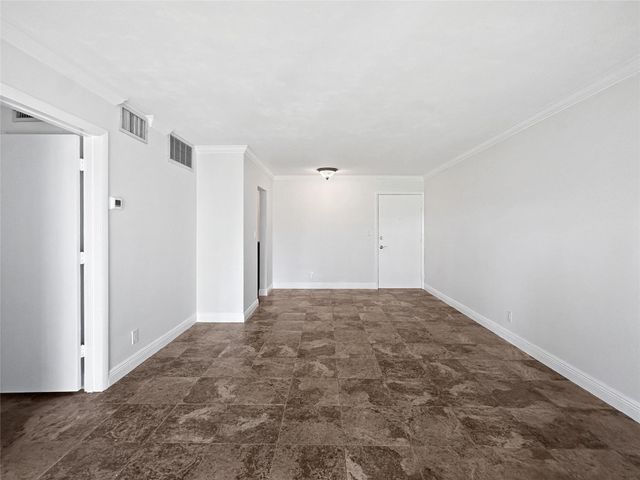 2970 NE 16th Ave 102B, Oakland Park, FL 33334