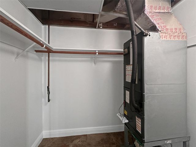 2970 NE 16th Ave 102B, Oakland Park, FL 33334