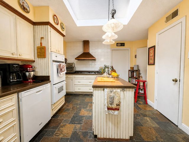7260 Alto Caro Drive, Dallas, TX 75248