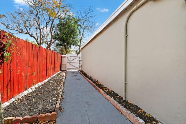 3600 SW 46th Avenue, West Park, FL 33023