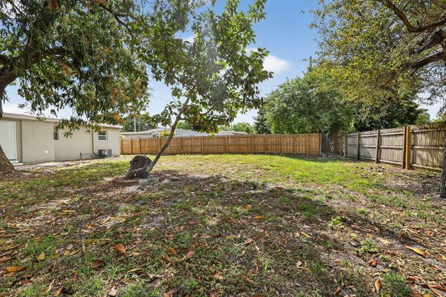 3600 SW 46th Avenue, West Park, FL 33023