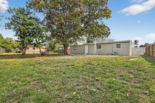 3600 SW 46th Avenue, West Park, FL 33023