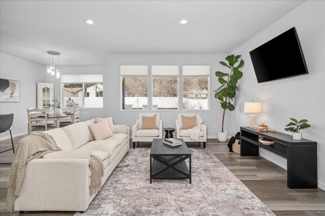 4911 E Grace Ave, Spokane, WA 99217