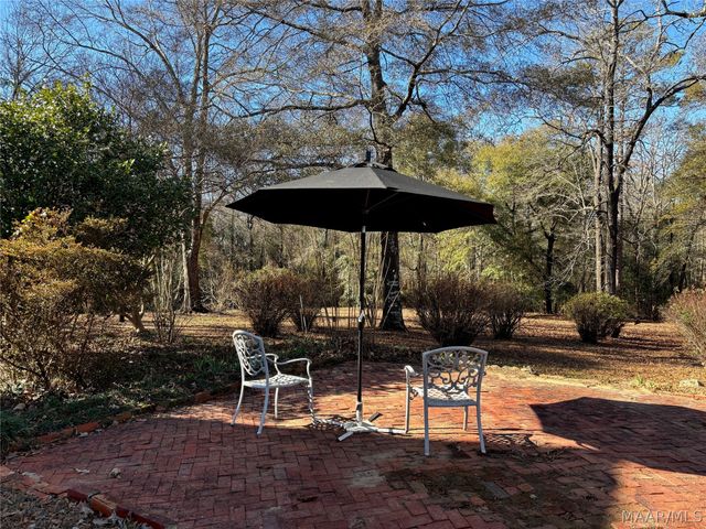 176 County Road 510 ., Verbena, AL 36091