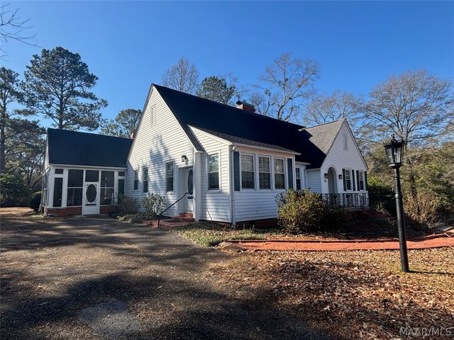 176 County Road 510 ., Verbena, AL 36091