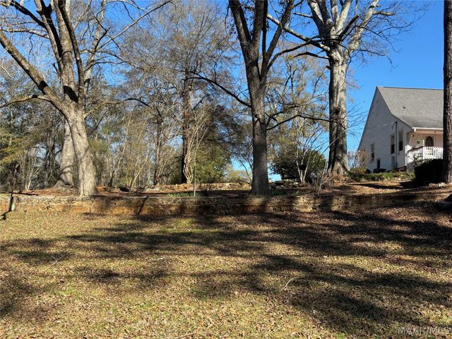 176 County Road 510 ., Verbena, AL 36091
